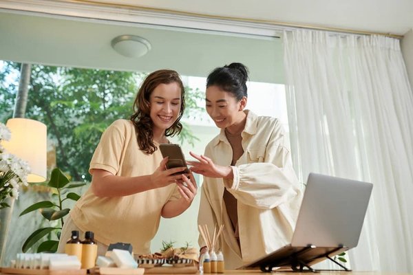 Quelles stratégies de feedback pour les équipes distantes améliorent l'engagement des employés?