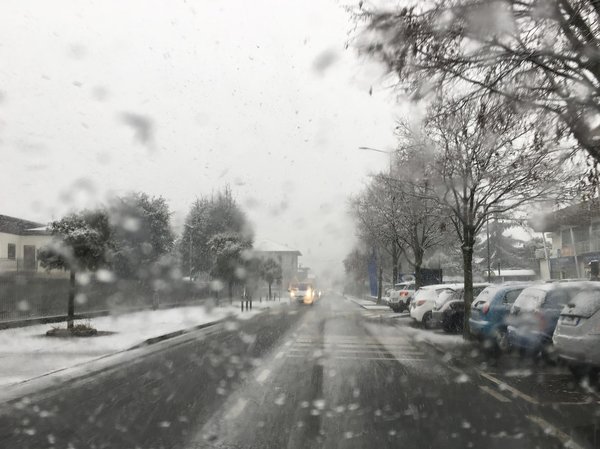 Quelle stratégie de marketing de contenu pourrait augmenter la visibilité d'une entreprise de recyclage auprès des entreprises locales ?